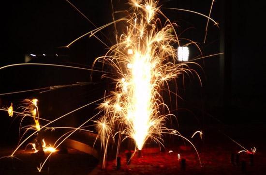 2017年春节,有的农村禁放烟花爆竹,你怎么看?