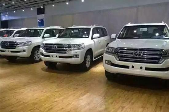 17款酷路泽4000 精准操作 完美越野