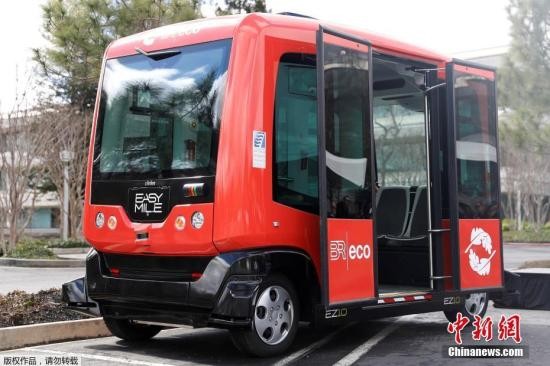 深圳现无人驾驶公交车? 涉事企业：车上有司机监控