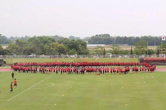 一群日本高中生称霸全国,这就是我们要的足球
