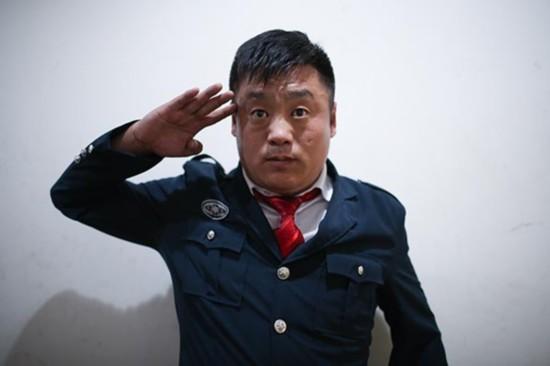 宋晓峰 宋晓峰是赵本山的第38位徒弟,早年曾活泼在二人转的舞台上