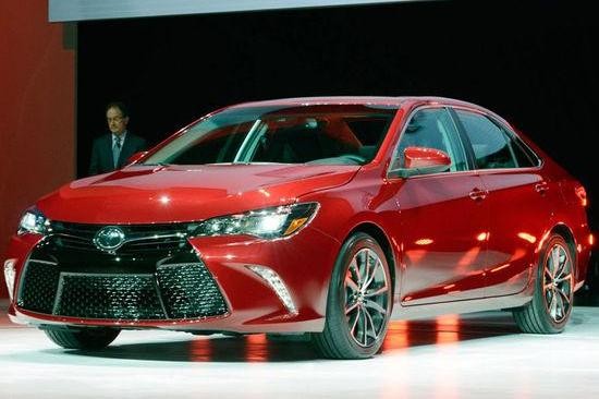 凯美瑞月销不足200台，再降5万也不买，车友表示都等新车呢