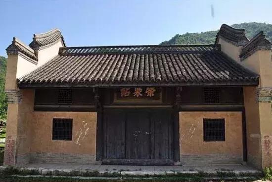 这座藏匿在秦岭深处的陕西百年老县城，颜值高到简直没朋友！