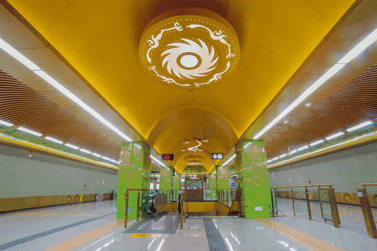 成都地铁七号线通车，一条艺术走廊用120万颗彩石镶嵌神龙|神龙|成都|地铁|艺术|交大_新浪新闻