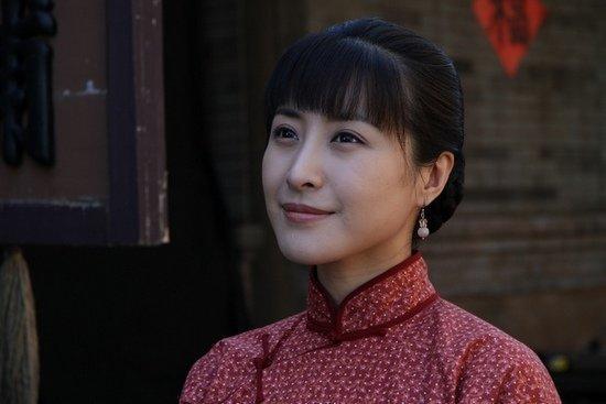 原来39岁王雅捷结婚11年了，老公也是演员，如今儿子长得像爸爸