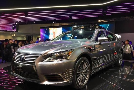 用豪车来试验自动驾驶，丰田展现未来汽车模样，已超越奥迪技术