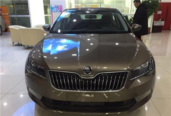 外观敌过帕萨特大气不输迈腾却一直被人们所忽略 斯柯达——速派