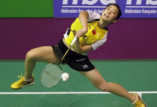 她是“羽坛王祖贤”,最爱空中劈叉接球,但不小心走光!