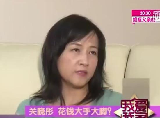 初恋不是鹿晗?关晓彤妈妈曾透露:高中就主动给男生买衣服!