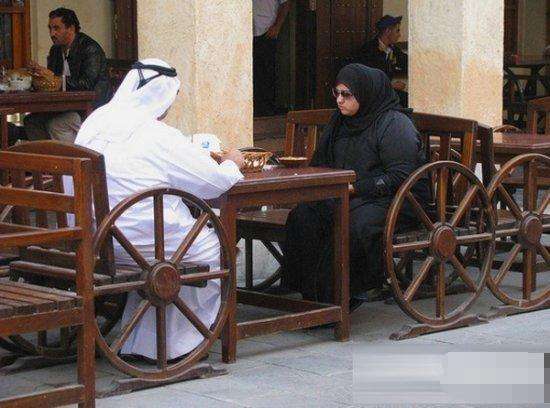 直击世界上人最懒的国家, 衣食住行都归国家管