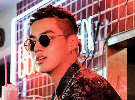 板寸头已经成过去时了,现在“脏辫”才是测试男神颜值的终极标准