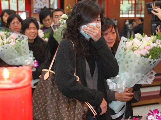 帽子歌后凤飞飞离世，临终前亲自安排后事，去世后推迟死讯发布