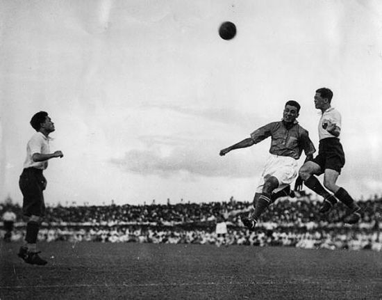 称雄绿荫赛场到浴血抗战疆场:民国国足的抗日