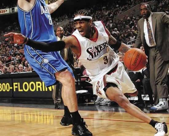 巅峰艾弗森和巅峰韦德谁更强,总决赛一数据证