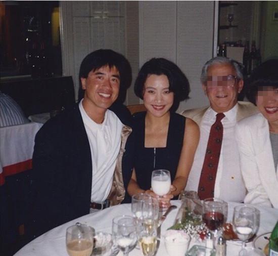 影后陈冲和二婚老公亲密合照曝光大秀恩爱