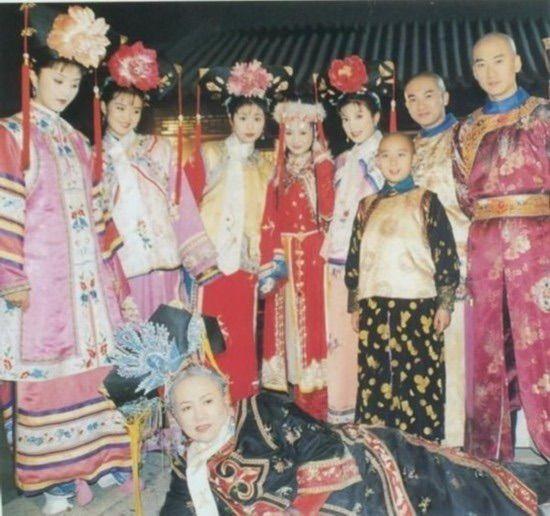 一组《还珠格格》幕后花絮照片