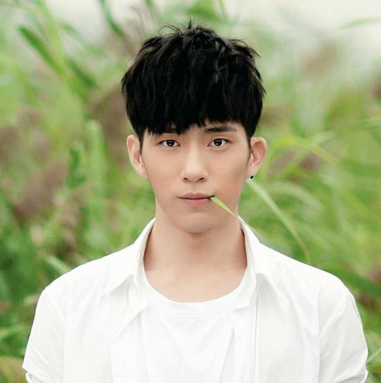 知道一线明星的年收入有多高吗? 这几位比上市