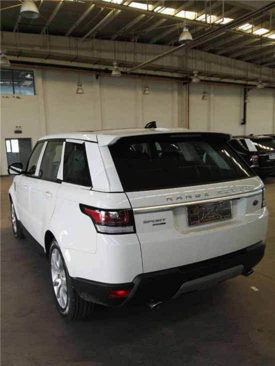 17款路虎揽胜运动2.0高功率最新65万起全尺寸SUV越野首选车型