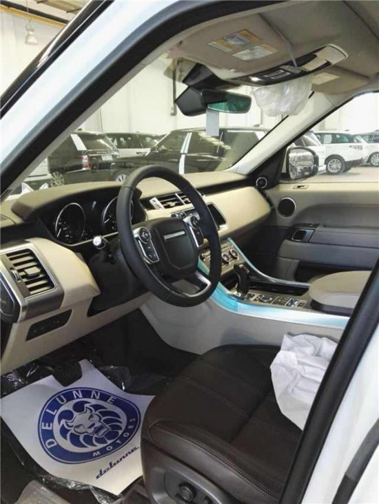 17款路虎揽胜运动2.0高功率最新65万起全尺寸SUV越野首选车型