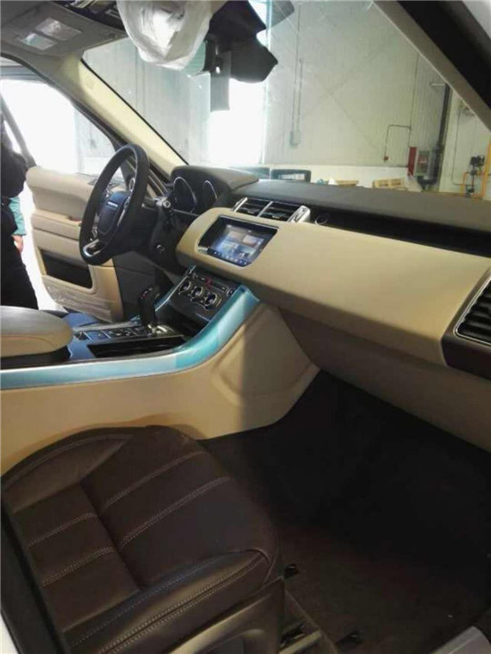 17款路虎揽胜运动2.0高功率最新65万起全尺寸SUV越野首选车型