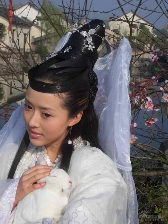 实在是因为颜丹晨是嫦娥的最美扮演者