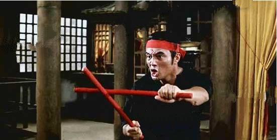 回忆李小龙经典影片：《死亡游戏》4处穿帮镜头，第一处就很尴尬