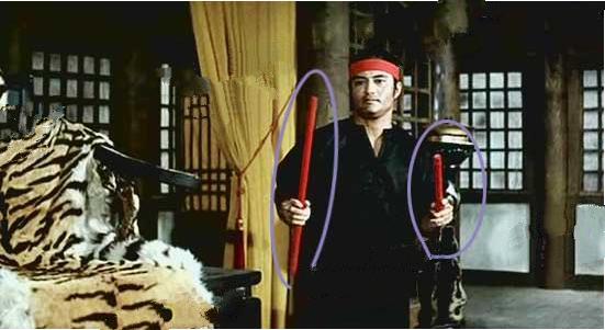 回忆李小龙经典影片：《死亡游戏》4处穿帮镜头，第一处就很尴尬