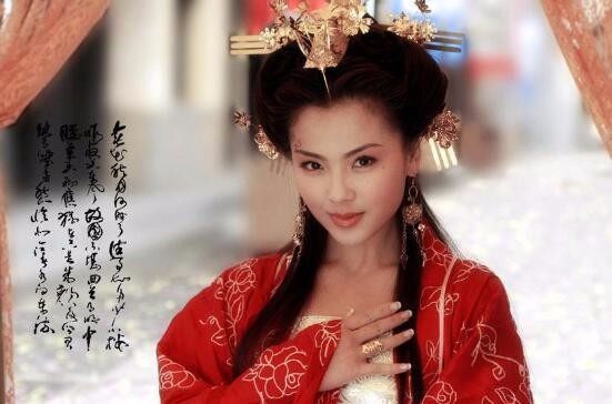 一代名妓陈圆圆的墓地所在 周围有数百座吴三桂后代墓地