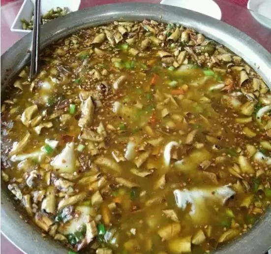 重庆这8家撩人的酸菜鱼，好吃得连汤都喝光了！