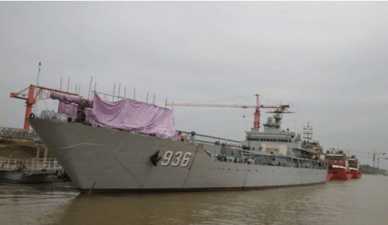 936登陆舰再次翻新,新增8寸巨炮引关注,疑似装