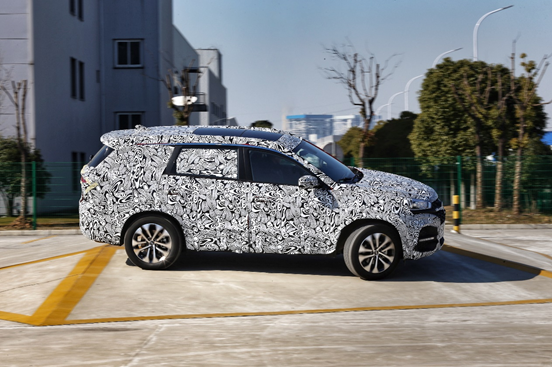 奇瑞全新SUV T18动态测试谍照曝光,轴距更大,上半年上市