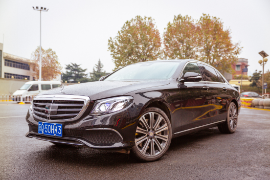 车中“丘吉尔”62.98万奔驰E-320L 30岁的你开上没？