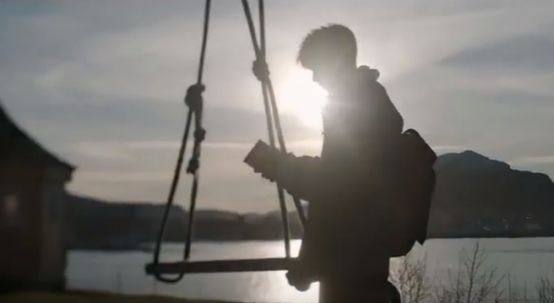 王源在火车上和外国老者聊天 暴露了他的英语