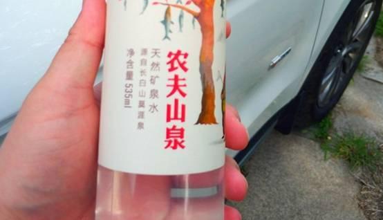 博越车主的用车小妙招——小牙膏大用处之清洁镀铬装饰