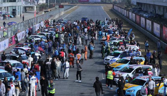 把普通SUV开上赛道还夺了冠到底是一种怎么样的体验？