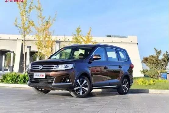 同级超大全景天窗 8年16万公里的超长质保 最便宜只要7万起