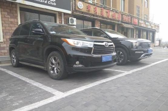 传祺GS8故意停在汉兰达旁边，难以想象这是如今的国产车！