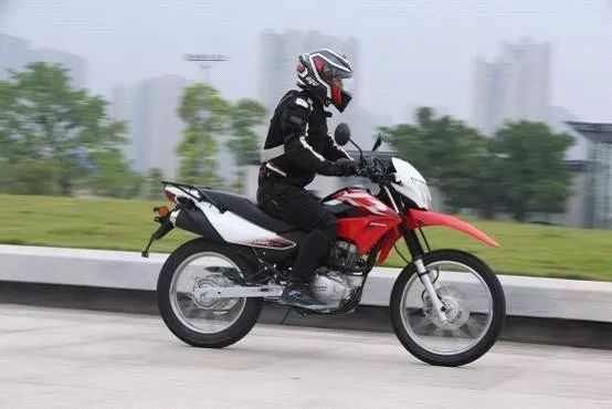 『评测』撒野通勤两不误 新大洲本田战驭XR1