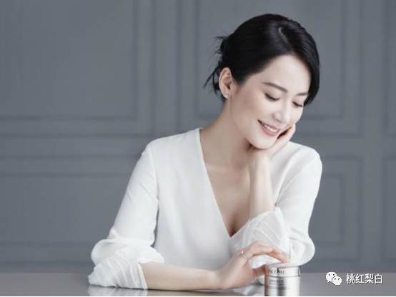 为什么俞飞鸿不仅脸抗老,衣品更高级?