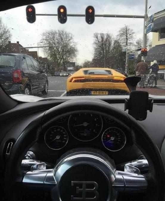 现在土豪们都爱这样在朋友圈炫富,无形装逼最