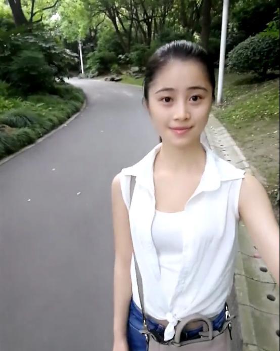 美女贴图:急迫找对象的农村女孩!