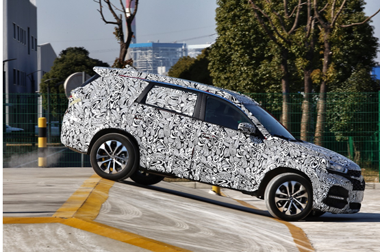奇瑞全新SUV T18动态测试谍照曝光,轴距更大,上半年上市