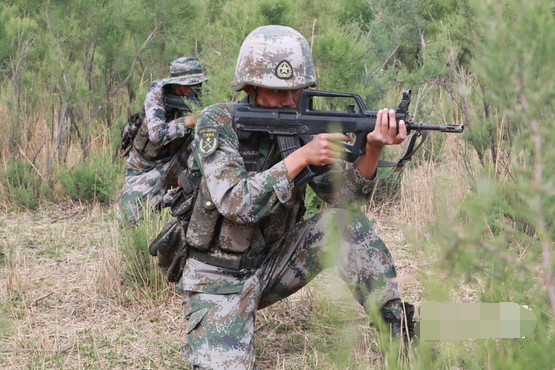 为何我国士兵选择跪姿射击而不是蹲姿?