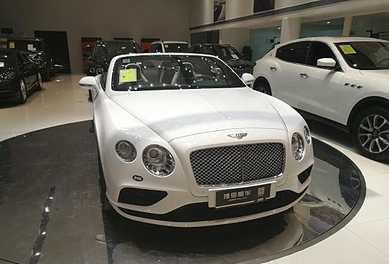 拥有一台保时捷跑车与拥有一台宾利跑车最大的不同是什么？