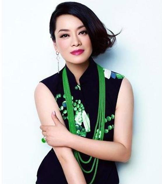 三位90年代初乐坛的殿堂级女歌手，当时的那英还在乐坛摸爬滚打！