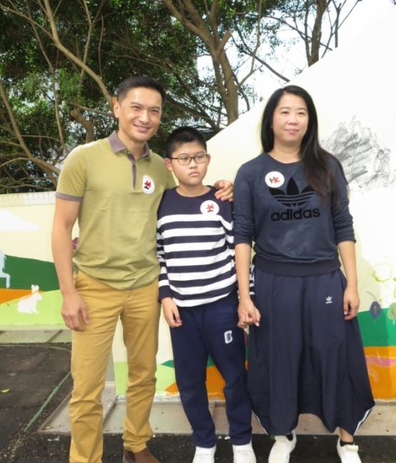 香港资深演员半停工照顾患自闭症儿子：不敢接反派，怕他不懂分辨
