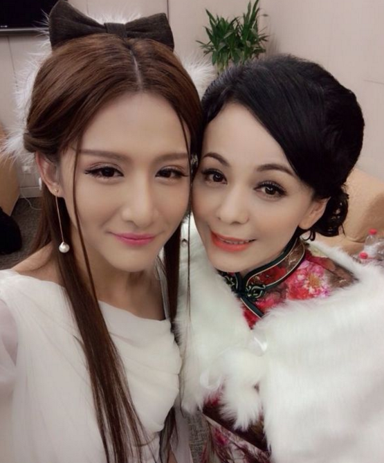 一次意外男扮女,成最美反串演员,男女颜值都很高