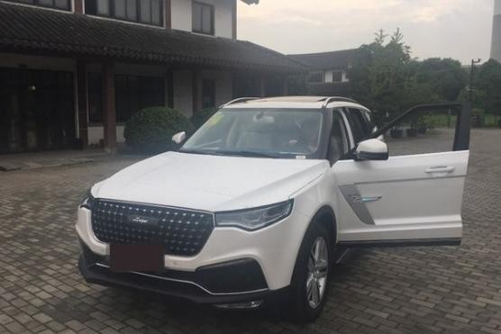 女司机开众泰T700，不要1月，油耗竟然到15，后悔莫及！