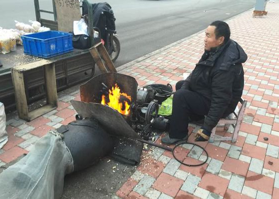 小时候的零食真是让人怀念,现在的孩子竟然看都不看!