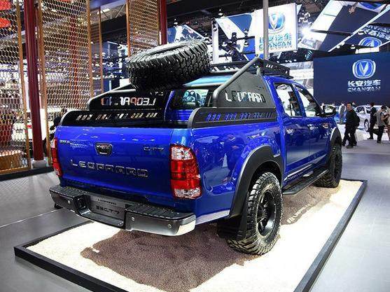美国猛禽日本五十铃，都OUT了，这款国产皮卡长5.3米，百分里